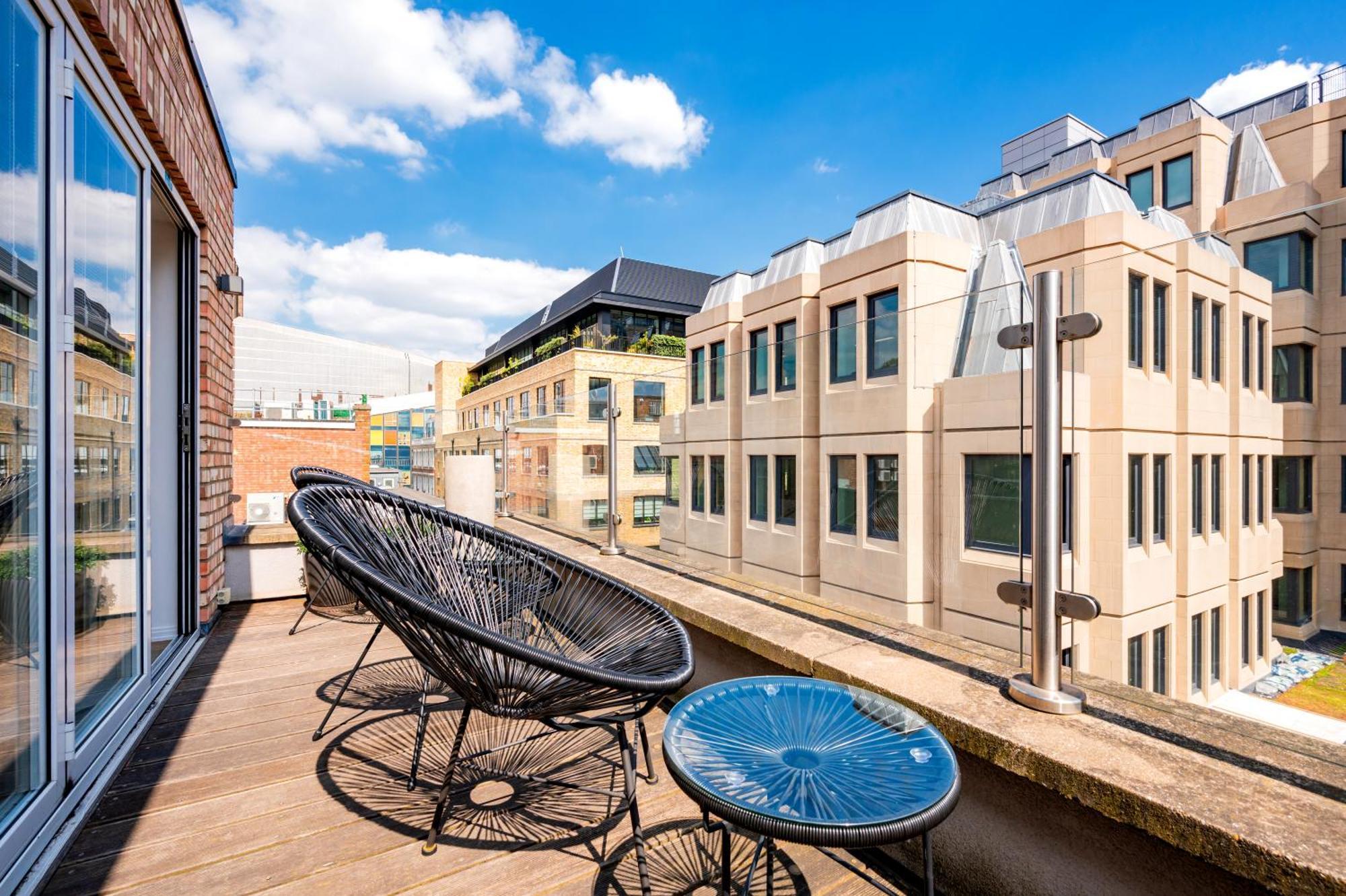 Welcome London - The Piazza Bagian luar foto